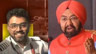 कैप्टन स्मित मच्छर और सांसद विक्रमजीत साहनी। फाइल फोटो