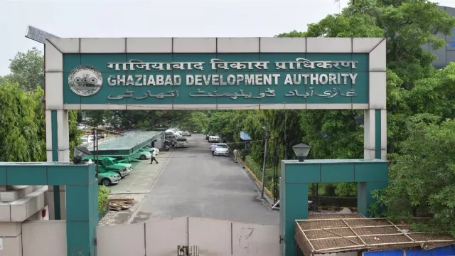 गाजियाबाद में बिना सीसी फ्लैट देने वाले 100 से ज्यादा बिल्डरों पर होगी FIR, एक्शन में जीडीए

