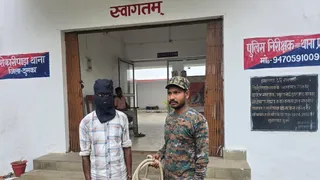 पुलिस गिरफ्त में सुनील राणा। (फोटो जागरण)