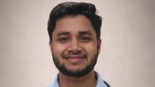 लखीसराय के सूर्यगढ़ा प्रखंड स्थित निस्ता गांव निवासी विशाल राज ने नीट पीजी-2026 (NEET PG 2026) में आल इंडिया 338वीं रैंक हासिल की।