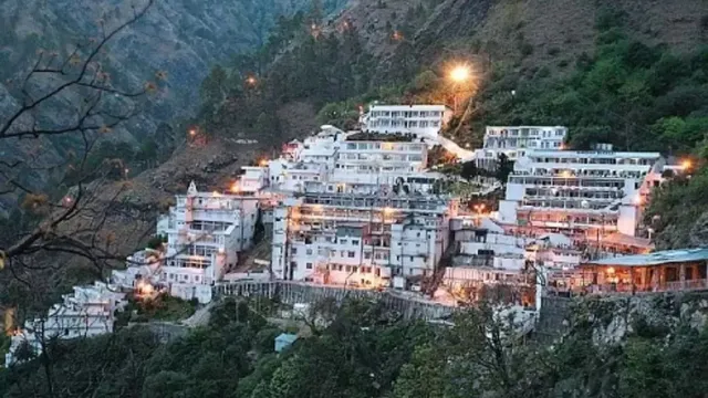 मां वैष्णो देवी के भक्तों के लिए अच्छी खबर! नवरात्रों में पहली बार होगी त्रिकूट पर्वत की 108 KM लंबी परिक्रमा; जानें पूरा रूट
