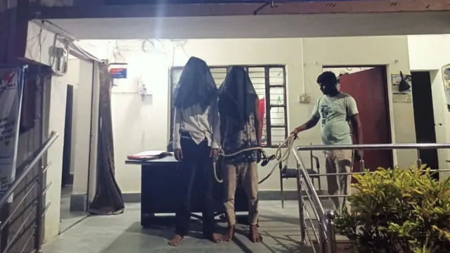 श्राद्ध में जुटे थे लोग, चोरों ने कर दिया खेल! मुंगेर में एक घर से 14 मोबाइल, दूसरे से बाइक चोरी; दो गिरफ्तार
