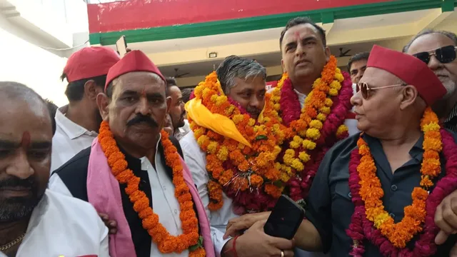 एमएलसी चुनाव 2026: आगरा से सपा प्रत्याशी शशांक यादव और आकाश अग्रवाल ने किया नामांकन