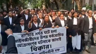 बैंकशाल कोर्ट में वकीलों का प्रदर्शन (स्क्रीनग्रैब- सोशल मीडिया)