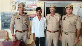 पुलिस गिरफ्त में सोनू उर्फ विकास का हत्यारोपित सोनू कश्यप। सौ पुलिस