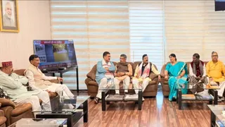 भाजपा के राष्ट्रीय महासचिव और झारखंड प्रभारी ने कार्यकर्ताओं को मिलकर काम करने की दी सलाह।