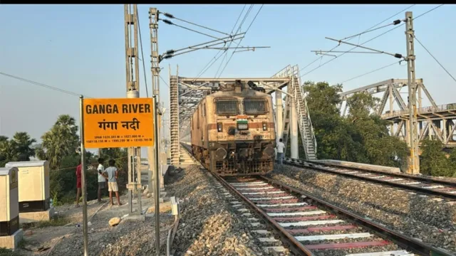 पटना-मोकामा में ट्रेनों की रफ्तार को मिलेगी नई पटरी, नए डबल लाइन पुल पर ट्रायल पूरा; 3 रेल लाइनों से बढ़ेगी कनेक्टिविटी
