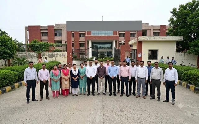 मेवात इंजीनियरिंग कॉलेज के कर्मचारियों का प्रदर्शन: वेतन और लंबित मांगों को लेकर हंगामा
