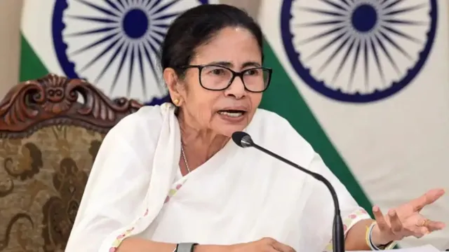 ममता गुट को दुर्गापूजा से पहले झटका, हाई कोर्ट ने बैंक खातों से पैसे निकालने की अर्जेंट सुनवाई टाली
