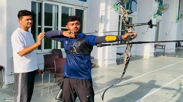 स्टेडियम में कुक रहे पिता का सपना पूरा, एशियन गेम्स में ब्रॉन्ज जीतने वाले नीरज की संघर्ष से सफलता तक की प्रेरक कहानी