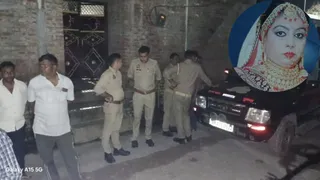 घटनास्थल पर पहुंची पुलिस और इंसेट में मृतका का फाइल फोटो।