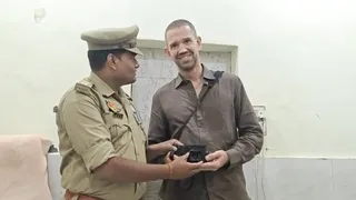 वाराणसी पुलिस की तत्परता: स्विस पर्यटक का 10 लाख का कैमरा 2 घंटे में बरामद।