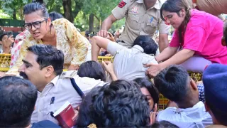 पुलिसकर्मियों पर किए गए हमले पर कोर्ट ने जाहिर की चिंता। फोटो: आर्काइव
