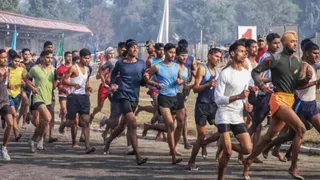 यूपी पुलिस शारीरिक दक्षता परीक्षा के सेंटर और तारीखें बदलीं, नया एडमिट कार्ड जारी