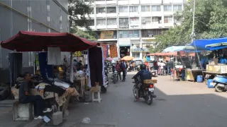 नेहरू प्लेस को नो हॉकिंग और नो वेंडिंग जोन घोषित किया गया। फोटो: विपिन कुमार