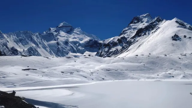 पिथौरागढ़ : 15000 फीट की ऊंचाई पर आस्था का सैलाब: बर्फ से ढके पार्वती सरोवर पहुंचे श्रद्धालु, 62000 से ज्यादा परमिट जारी
