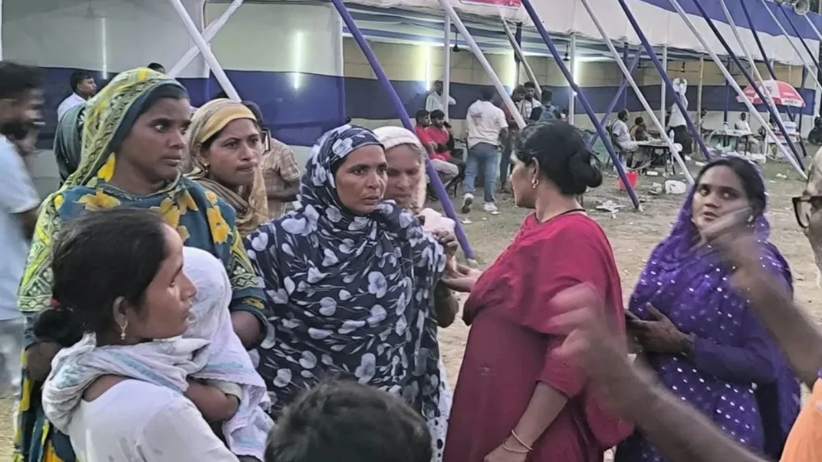 Bhagalpur Ferry Woes Strangers Find Kinship at Biada Ghat (2)