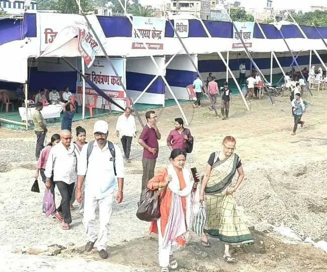 Bhagalpur Teacher Daily Ferry Struggle After Vikramshila Bridge Closure (5)
