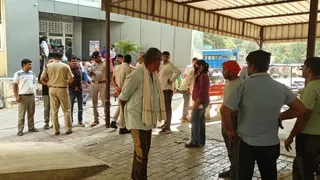साइड न देने पर शुरू हुआ विवाद। जागरण