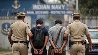 पाकिस्तान के लिए जासूसी के आरोप में नौसेना कर्मचारी सहित दो गिरफ्तार। (यह तस्वीर एआई द्वारा बनाआ गई है)