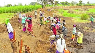 जल सुरक्षा और कृषि इंफ्रास्ट्रक्चर पर विशेष ध्यान।
