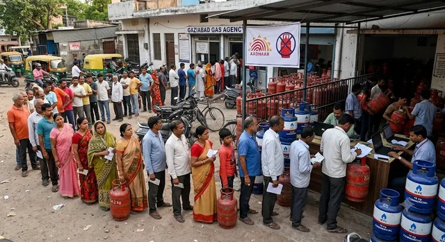 गाजियाबाद के 1.50 लाख LPG उपभोक्ताओं पर संकट, तय समय पर नहीं करवाई e-KYC; अब गैस रिफिलिंग बंद