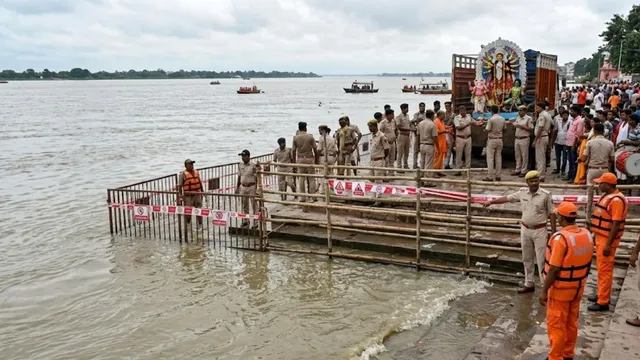 बिहार में दुर्गा पूजा को लेकर प्रशासन सख्त, गंगा में मूर्ति विसर्जन और डीजे पर पूरी तरह रोक
