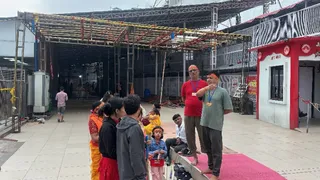 शारदीय नवरात्रों को लेकर मां वैष्णो देवी भवन परिसर में की जा रही भव्य सजावट। फोटो- जागरण