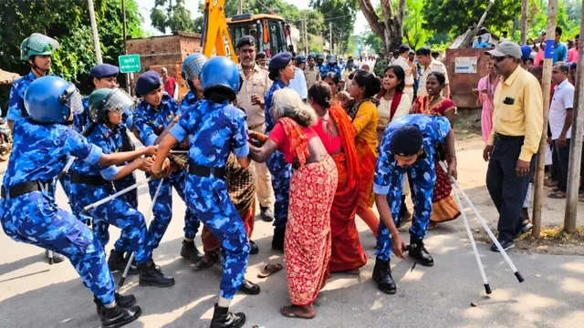 25 साल से रह रहे परिवारों पर चला बुलडोजर, जहानाबाद में जमीन खाली कराने पहुंची पुलिस से झड़प, 4 जवान घायल
