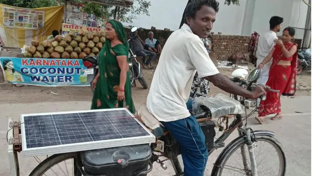यूपी के शख्स ने महंगे पेट्रोल का निकाला सॉलिड तोड़, जुगाड़ से बना डाली सोलर साइकिल; 40 KM की देती है रेंज