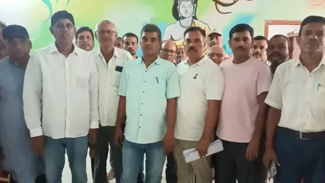 बिहार में मोकामा-मुंगेर हाइवे प्रोजेक्ट अटका: जमीन देने से किसानों का साफ इनकार, 2 घंटे की मैराथन बैठक बेनतीजा
