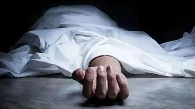 दिल्ली में प्रॉपर्टी डीलर की संदिग्ध हालात में मौत, कारपेंटर वर्कशॉप में लगी गोली, बेटा बोला- हत्या हुई

