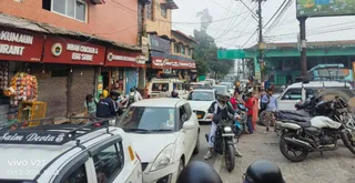 कैंची के जाम ने तोड़ी कौसानी के पर्यटन कारोबार की कमर।