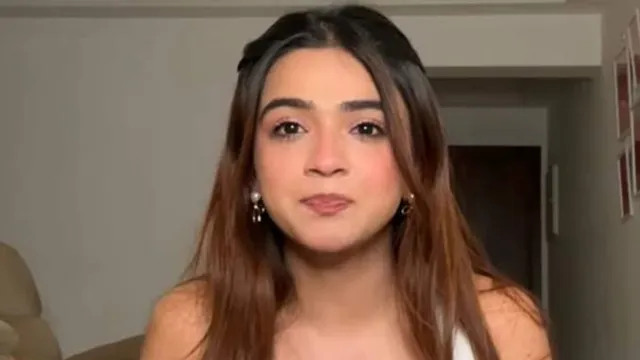 इंटरनेट पर लीक हुआ किसिंग वीडियो, देखकर एयरपोर्ट पर रो पड़ीं Apoorva Mukhija; बोलीं- 'जब पैरेंट्स ने देखा...'