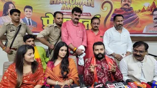 बुलंदशहर में प्रेसवार्ता के दौरान फिल्म हनुमान अंश के कलाकार।