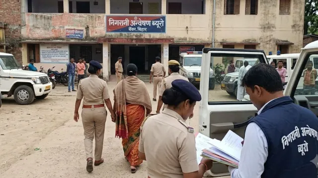 फर्जी प्रमाण पत्र से 10 साल तक सरकारी नौकरी, बांका की टीचर पर विजिलेंस ने कसा शिकंजा 
