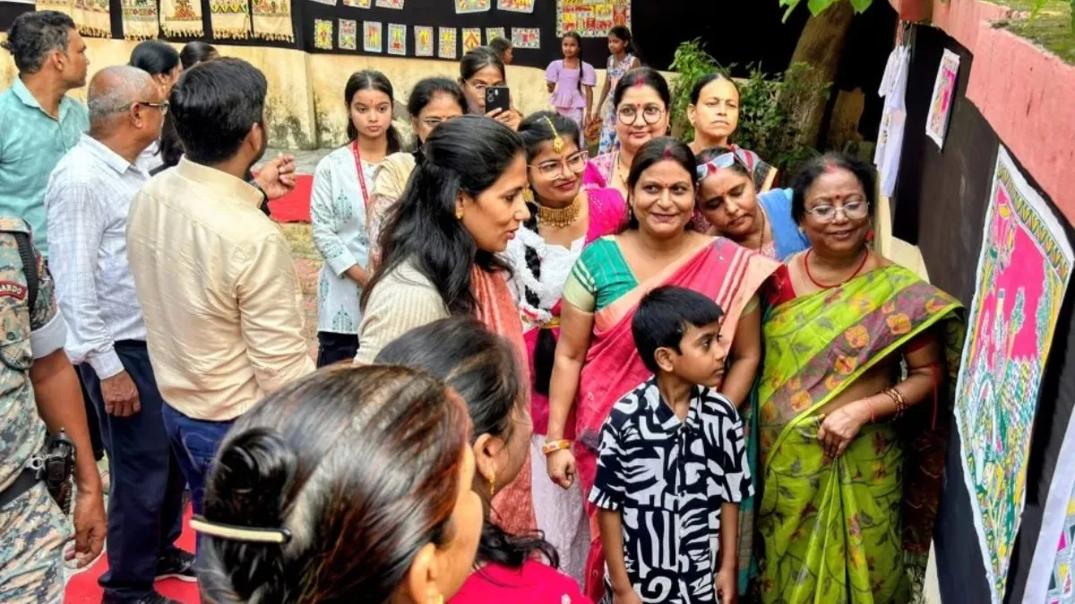 Bhagalpur Manjusha Hatiya DM Pledges Online Market for Artists (1)