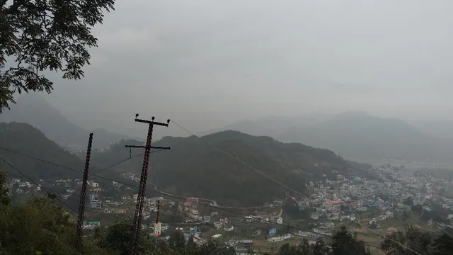 Uttarakhand Weather Today: कड़ाके की ठंड की दस्तक,  पिथौरागढ़ में हिमपात और निचले इलाकों में बारिश
