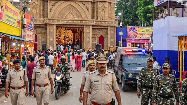 दुर्गा पूजा के लिए पटना पुलिस ने कसी कमर, 450 अर्धसैनिक बल संभालेंगे मोर्चा