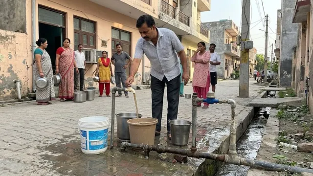 ग्रेनो के 7 सेक्टरों में 32 साल पुरानी लाइनों से आ रहा पानी, ₹1150 करोड़ वसूलने के बाद भी नहीं बदले हालात