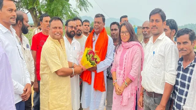 Varanasi-Kolkata Expressway का गिरिडीह सांसद ने किया निरीक्षण, खेतों में फ्लाई एश से फसल बर्बाद; मुआवजे की उठी मांग
