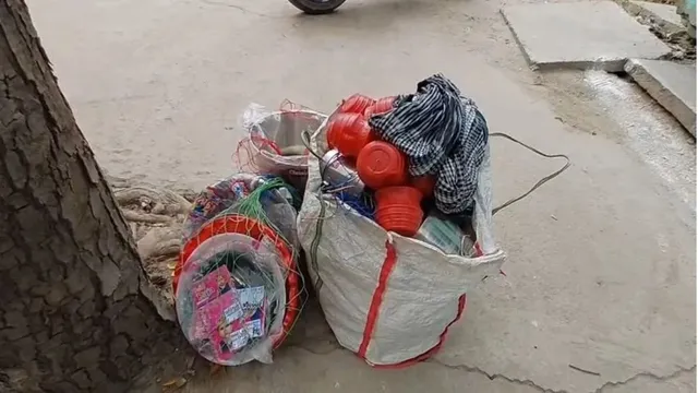 मोबाइल छीनने का विरोध किया तो बदमाशों ने मारी गोली! जमुई में फेरीवाले की पीठ में फंसी गोली, हालत गंभीर
