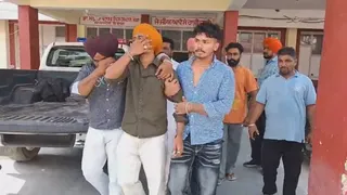 कैंटर से टकराई बाइक, बाघापुराना के दो युवकों की दर्दनाक मौत।