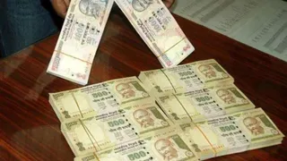 हापुड़ में पुरानी करेंसी बरामद। फोटो: सांकेतिक