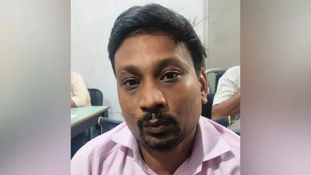 सहारनपुर में श्रम विभाग का संविदाकर्मी सहायक लेखाकार रिश्वत लेते गिरफ्तार, एंटी करप्शन टीम ने रंगे हाथ पकड़ा
