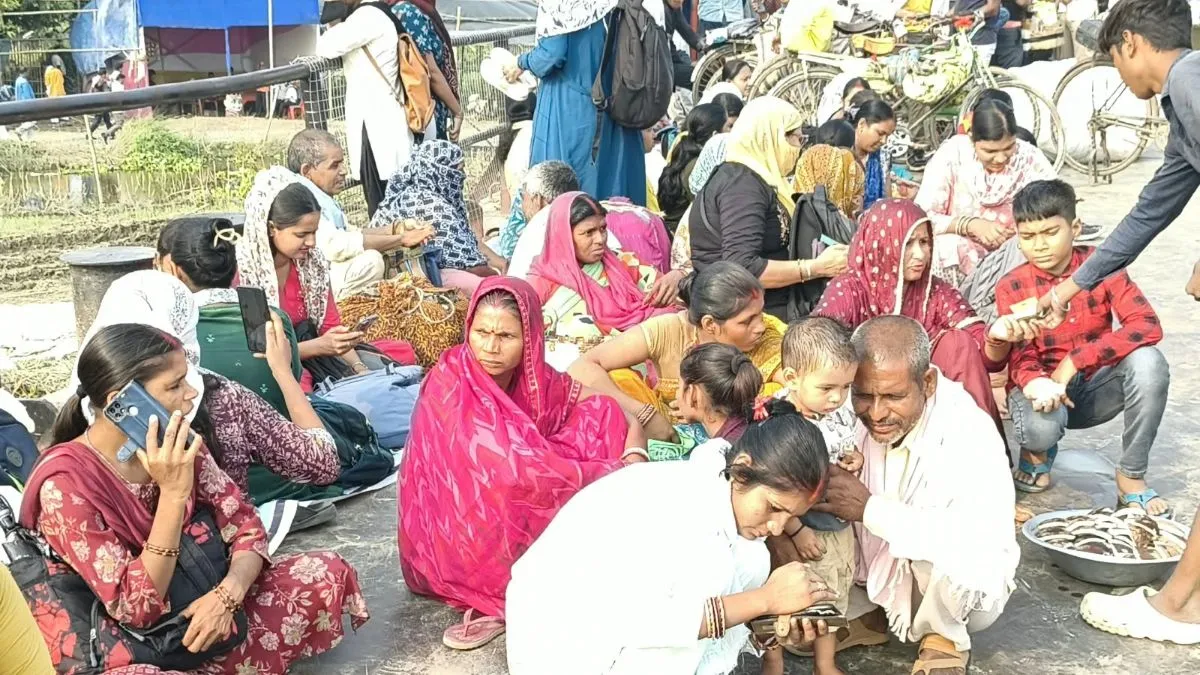 Slug _ bhagalpur ferry woes strangers find kinship at biada ghat