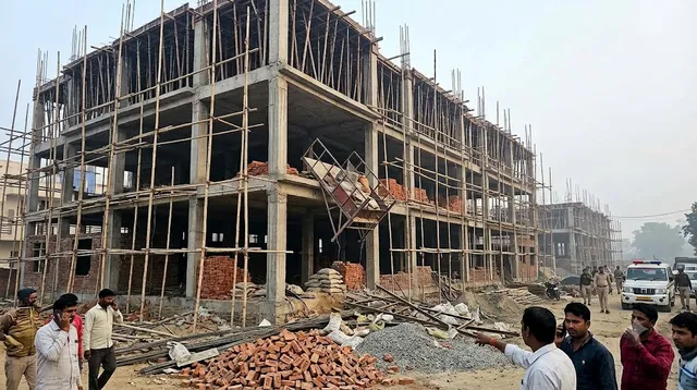 गढ़ी हरसरू में निर्माणाधीन इमारत से गिरकर राज मिस्त्री की दर्दनाक मौत, सुरक्षा मानकों पर सवाल