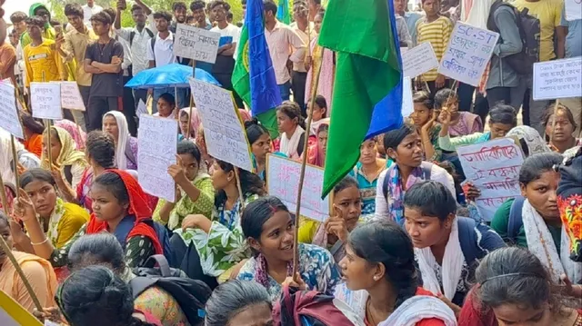 सड़क पर उतरा छात्रों का गुस्सा: पटमदा में शिक्षकों के लिए तो पुरुलिया में स्कॉलरशिप के लिए हाईवे जाम, थमे पहिये