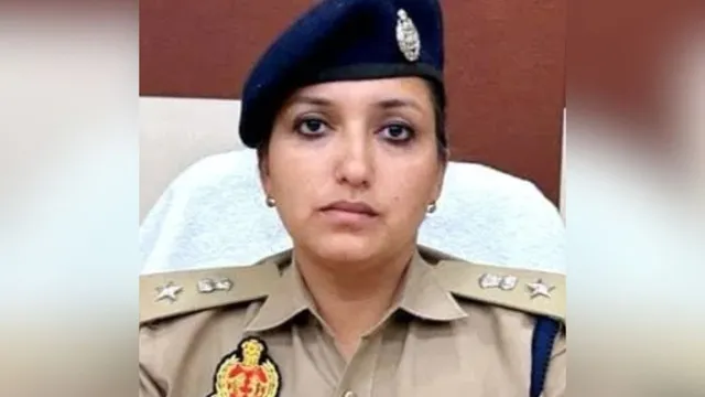 कौन हैं IPS रवीना त्यागी, जिनके नाम से ही कांपते हैं मनचले? बनीं बाराबंकी की नई पुलिस अधीक्षक

