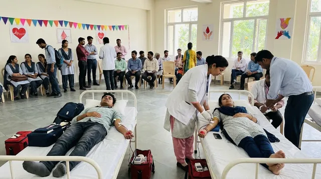 फिरोजपुर झिरका आइटीआइ में रक्तदान शिविर: सेवा और मानवता का संदेश
